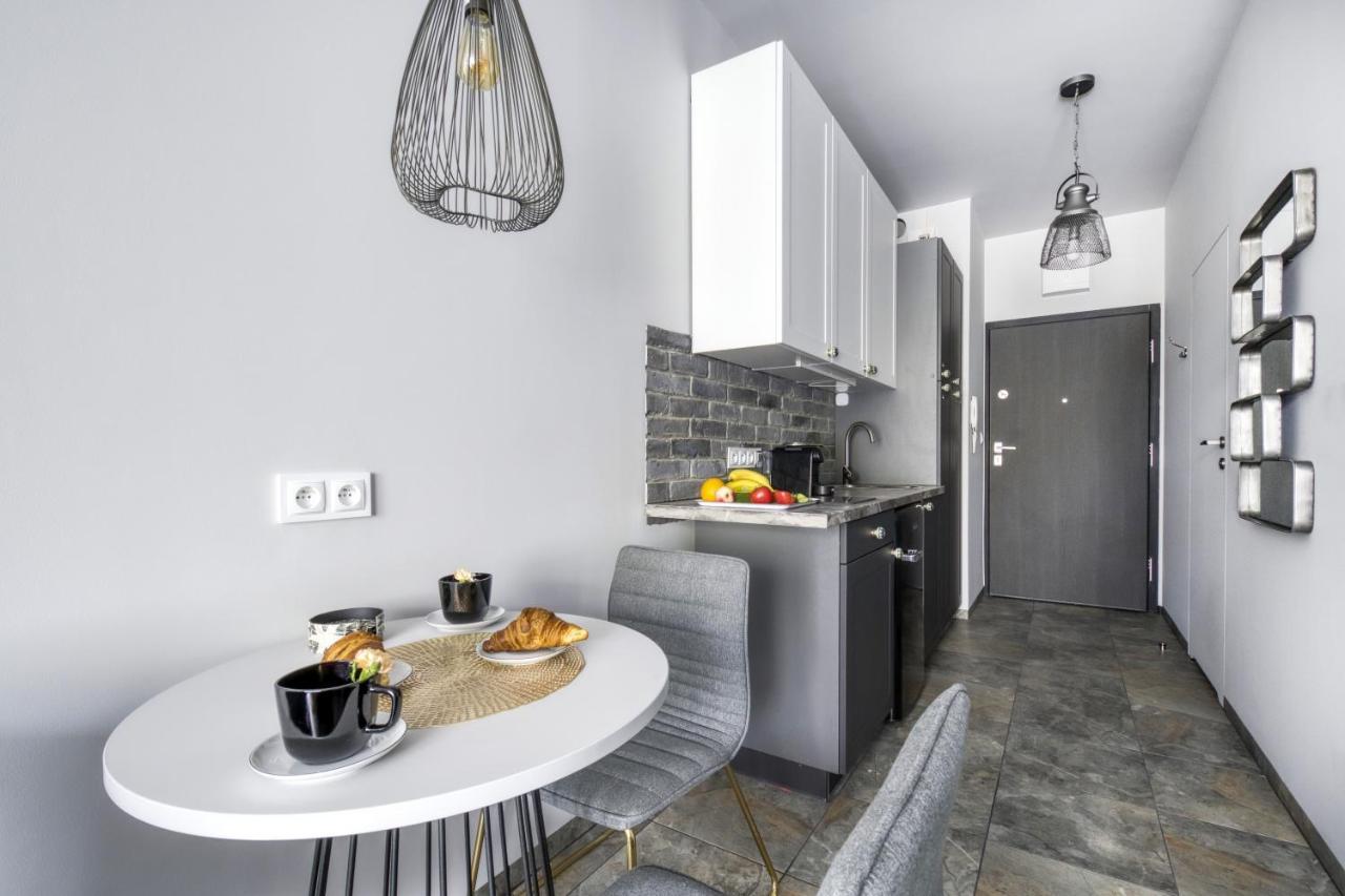 Stylowe Studio Krzemieniecka, Metro Slodowiec, Free Parking By Cosmo Spirit Warschau Exterior foto