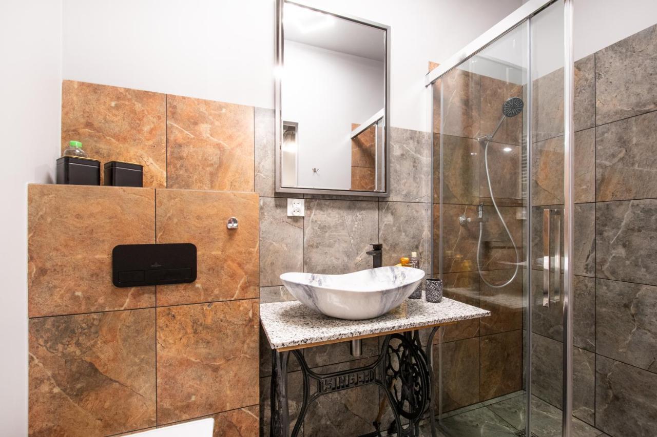 Stylowe Studio Krzemieniecka, Metro Slodowiec, Free Parking By Cosmo Spirit Warschau Exterior foto