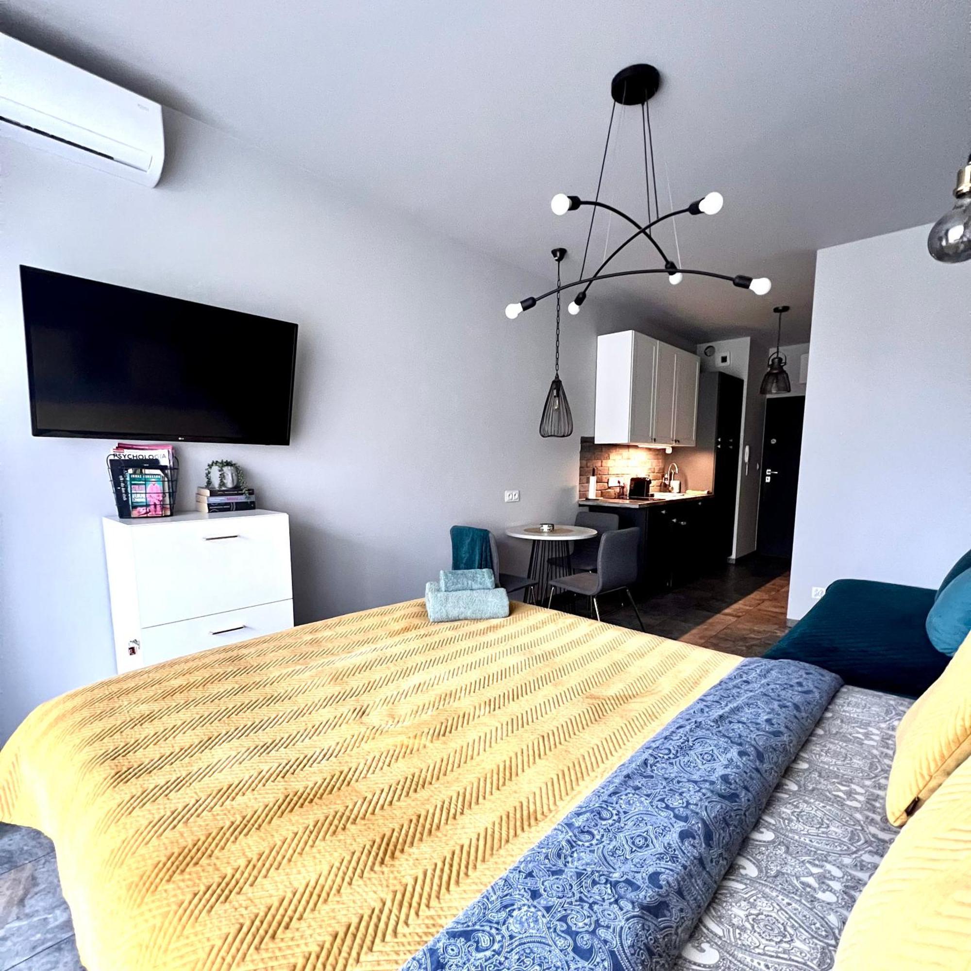 Stylowe Studio Krzemieniecka, Metro Slodowiec, Free Parking By Cosmo Spirit Warschau Exterior foto