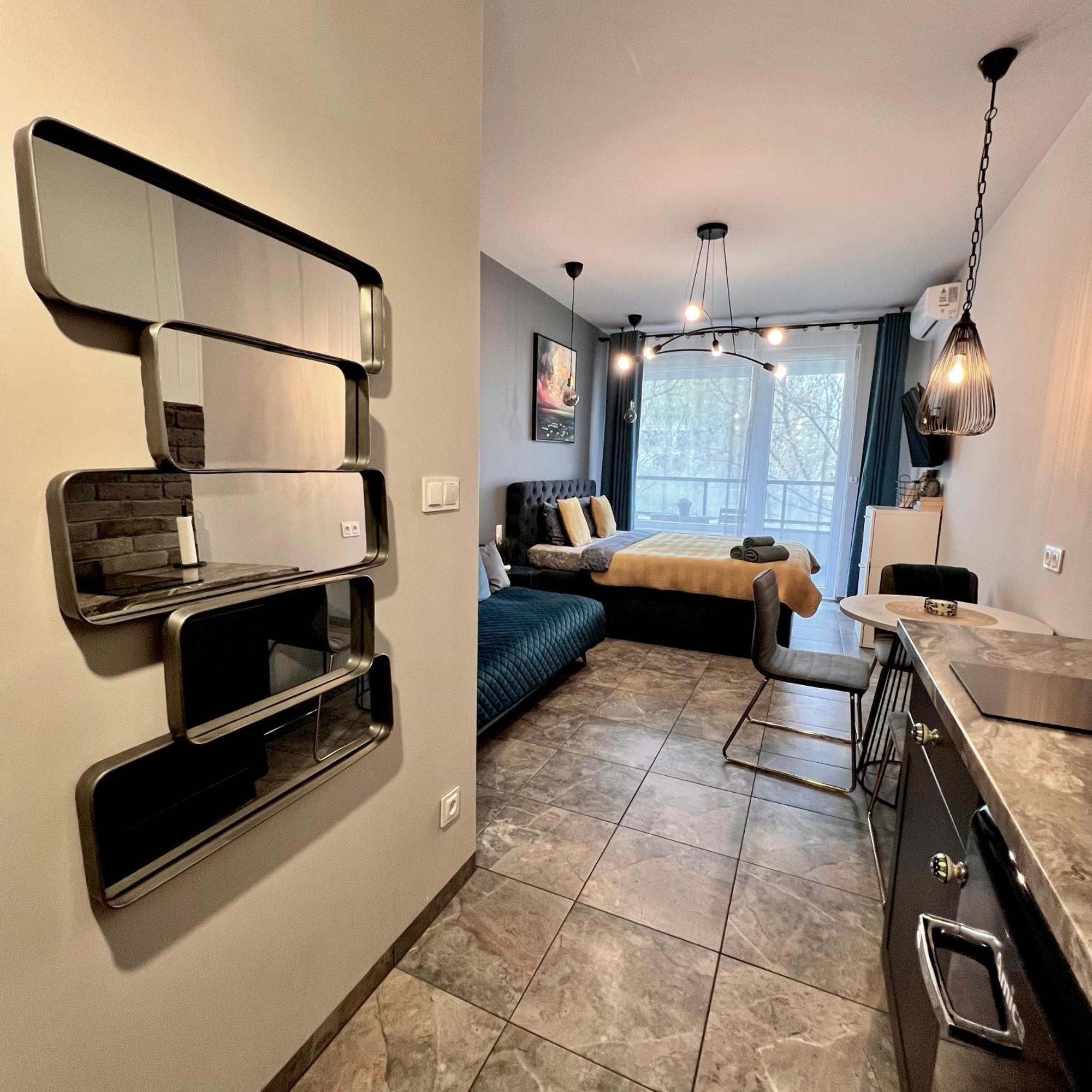Stylowe Studio Krzemieniecka, Metro Slodowiec, Free Parking By Cosmo Spirit Warschau Exterior foto